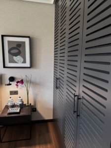 ARMARIO CON ABERTURAS